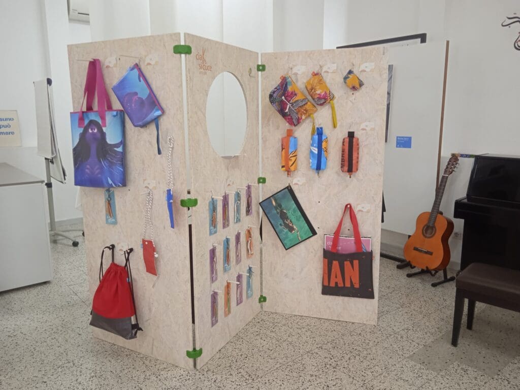 Výrobky z dílny na Erasmu v Itálii.